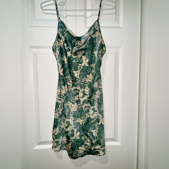 Urban Outfitters Floral Green Slip cowl neck Dress. EUC Size Small - Picture 1 of 14